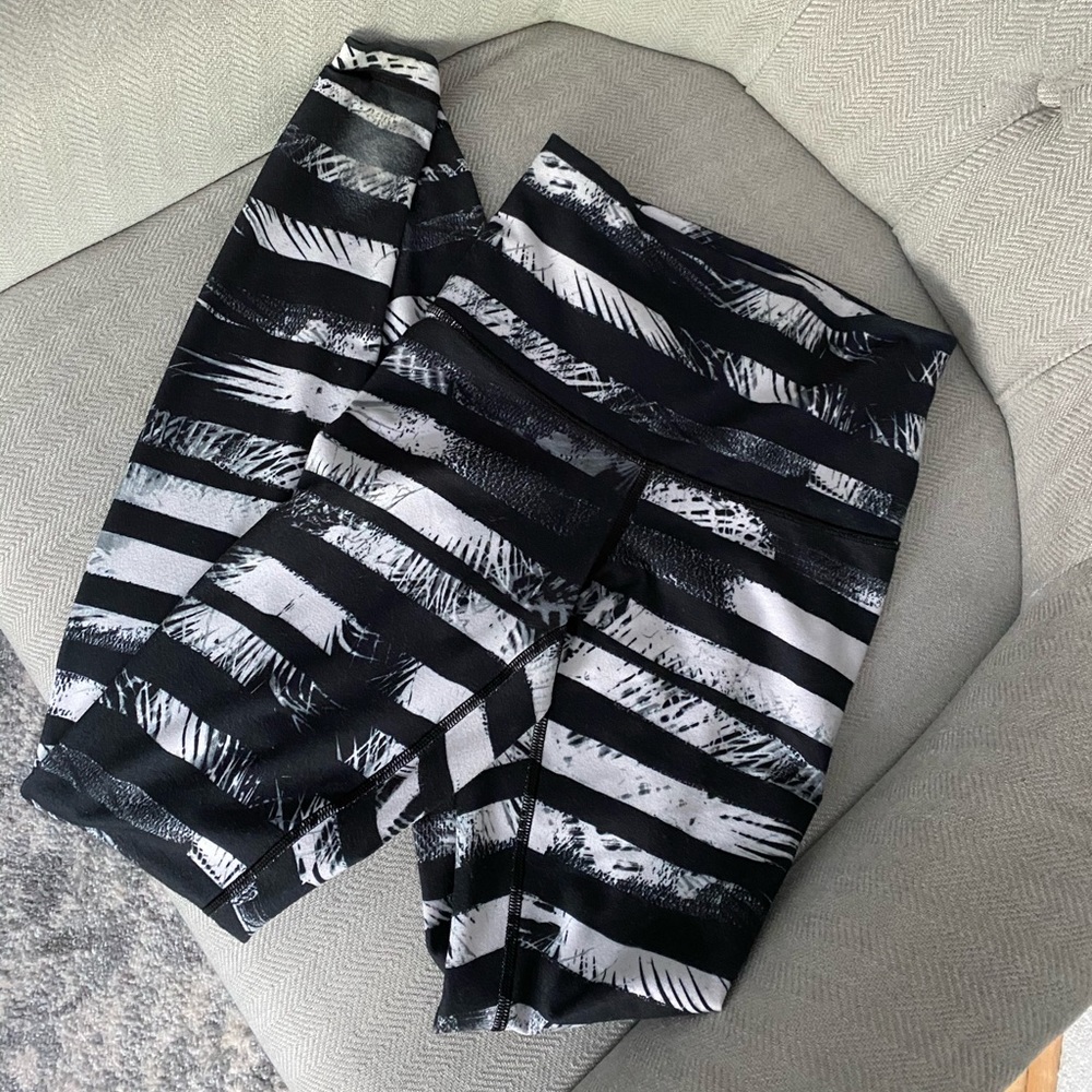 Lulu Wunder under hi-rise 28in inseam leggings